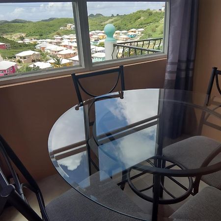Zeus Estate Guesthouse St. John's ภายนอก รูปภาพ