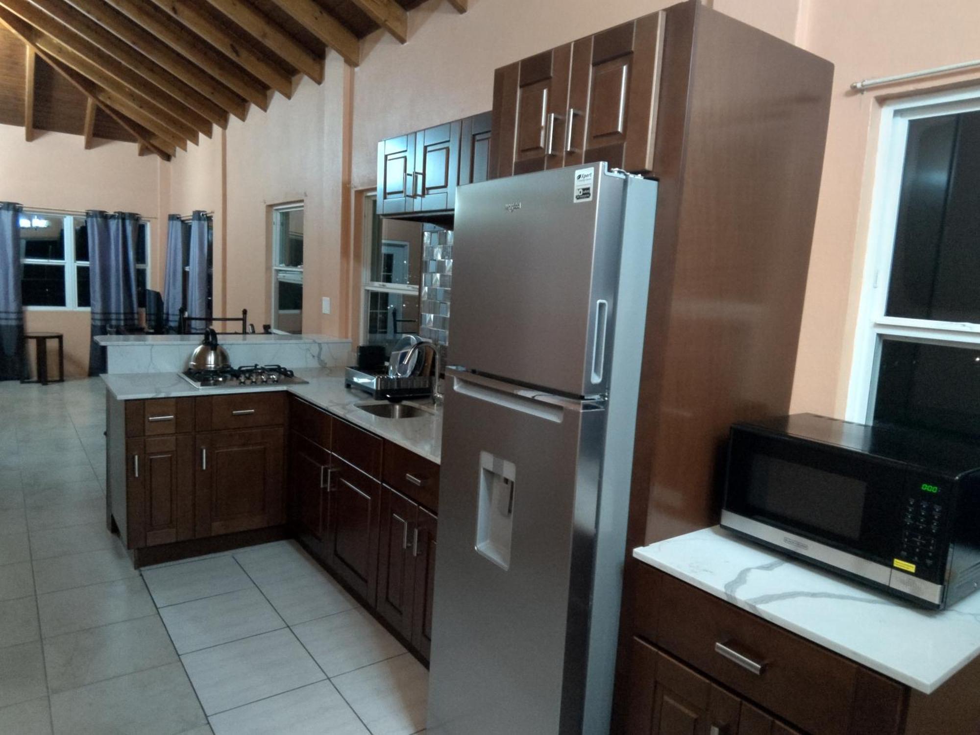 Zeus Estate Guesthouse St. John's ภายนอก รูปภาพ