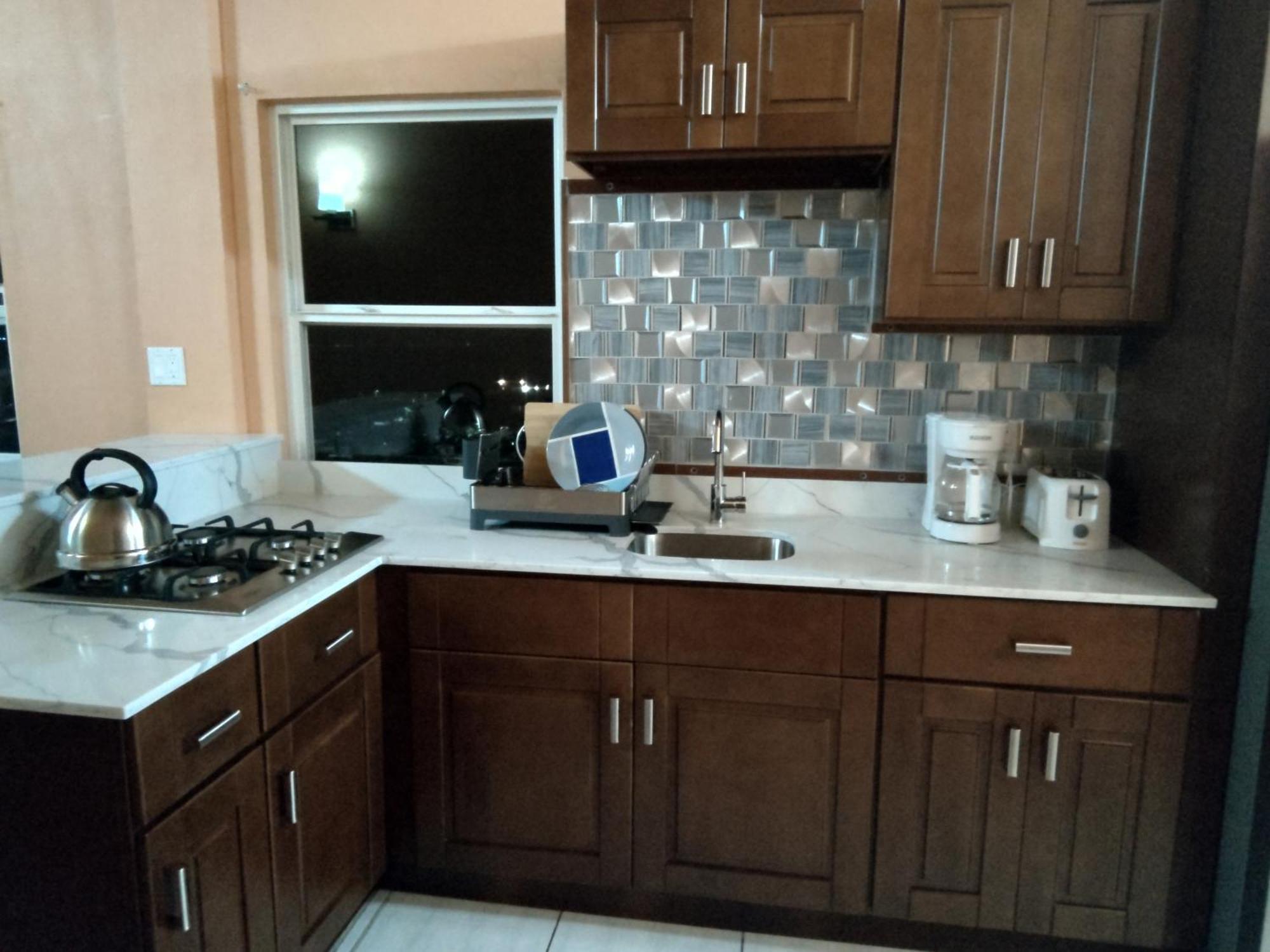 Zeus Estate Guesthouse St. John's ภายนอก รูปภาพ