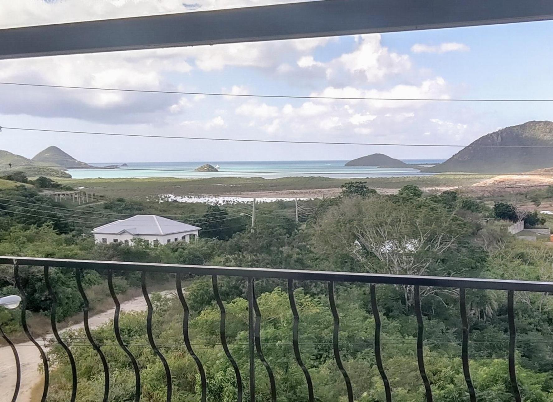 Zeus Estate Guesthouse St. John's ภายนอก รูปภาพ