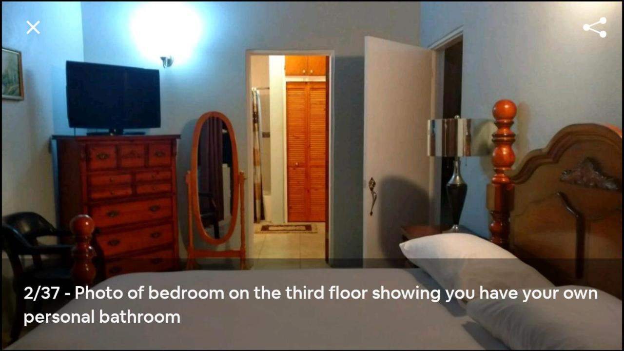 Zeus Estate Guesthouse St. John's ภายนอก รูปภาพ